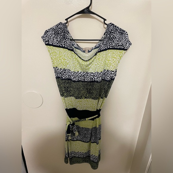 Banana Republic Dresses & Skirts - ✨Banana Republic Short Sleeve Green Cheetah Print Dress Size L